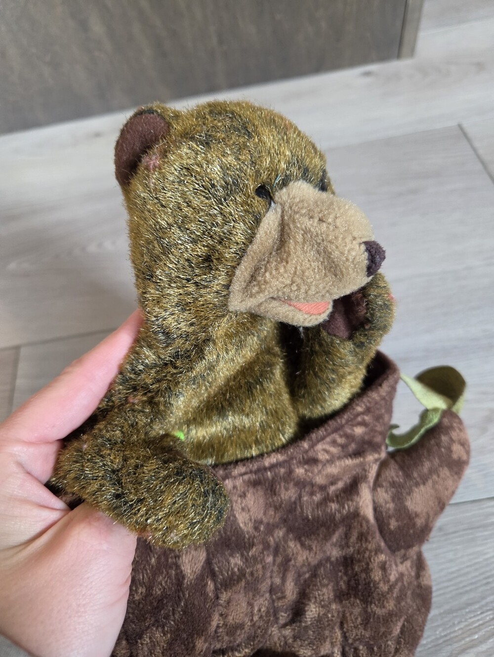 Folkmanis Bear In A Tree Stump Plush Hand Puppet - Picture 2 of 6